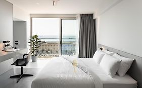 Nero Luxury Suites By Zennova